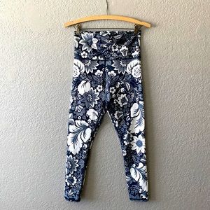 Workout leggings or lounge wear, Sized Small